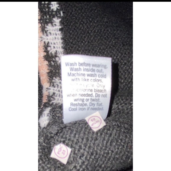 SO Black Turtleneck Oversized Sweater - Picture 7 of 9